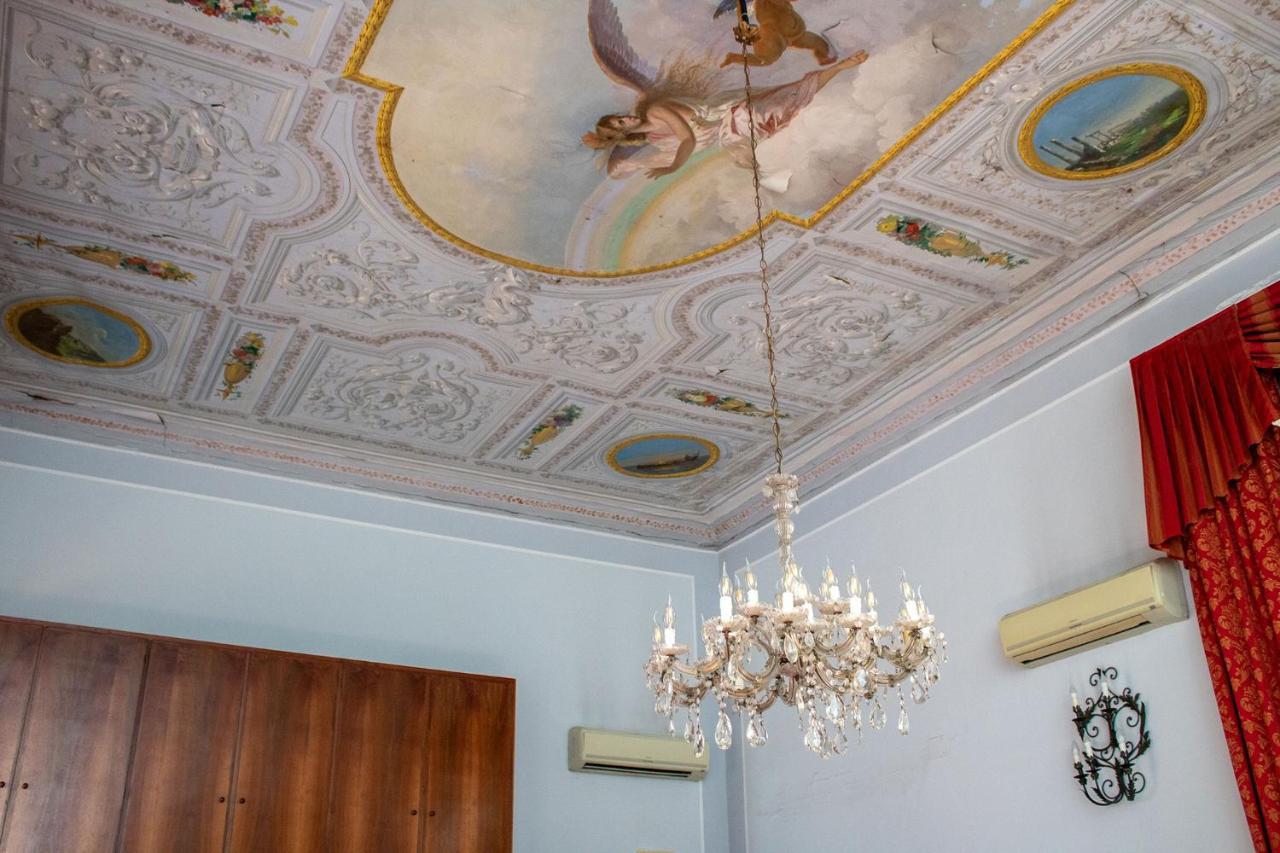 Le Stanze Del Vicere Boutique Hotel Napoli Eksteriør billede