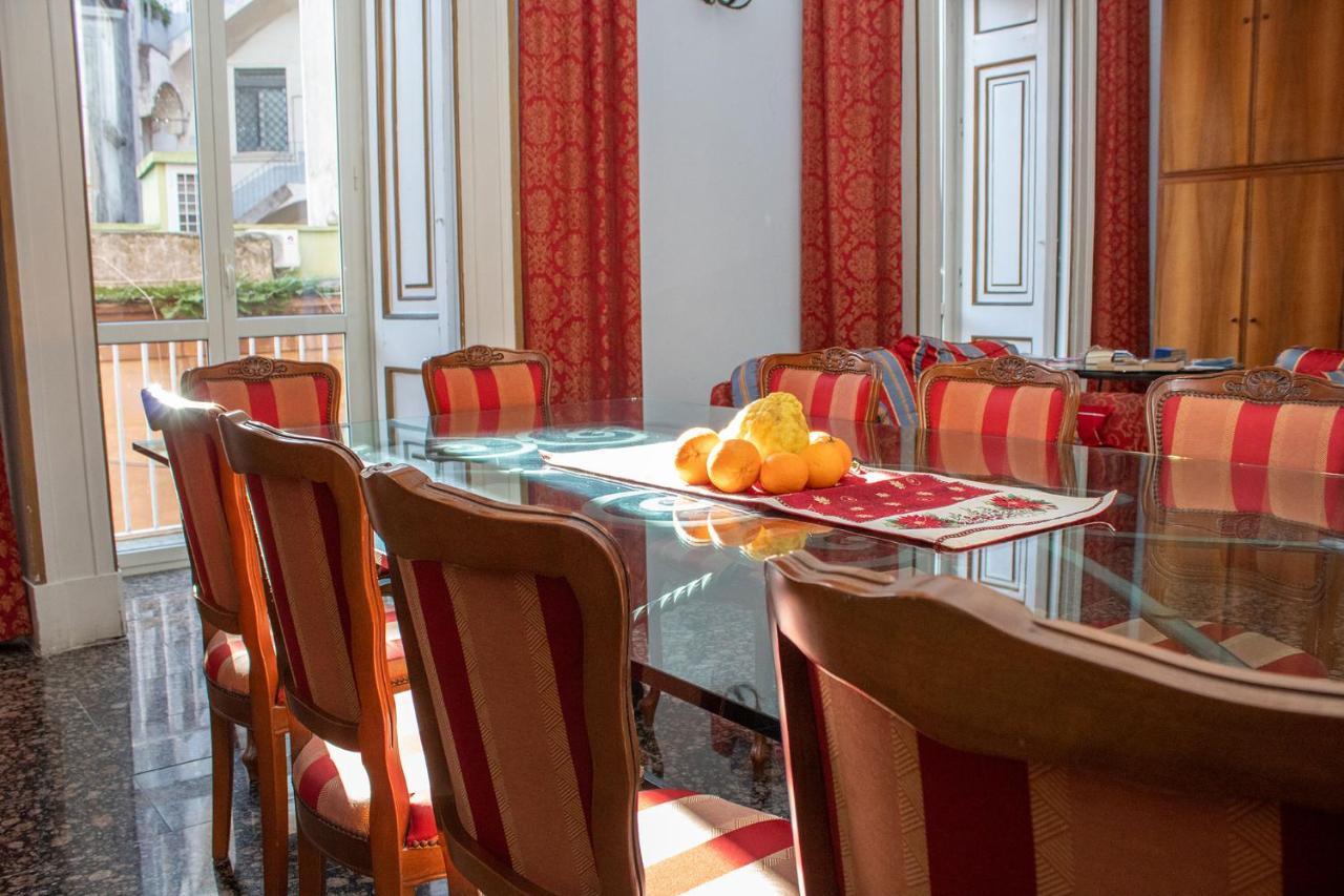 Le Stanze Del Vicere Boutique Hotel Napoli Eksteriør billede