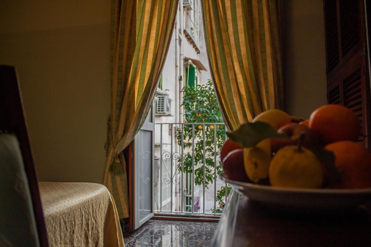 Le Stanze Del Vicere Boutique Hotel Napoli Eksteriør billede