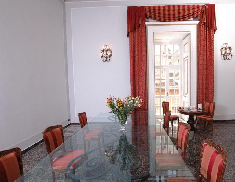 Le Stanze Del Vicere Boutique Hotel Napoli Eksteriør billede